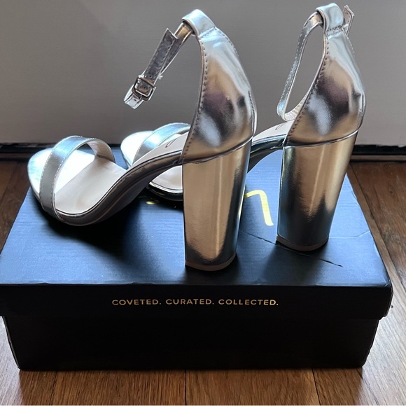 Silver size 7 Heels - Picture 2 of 4